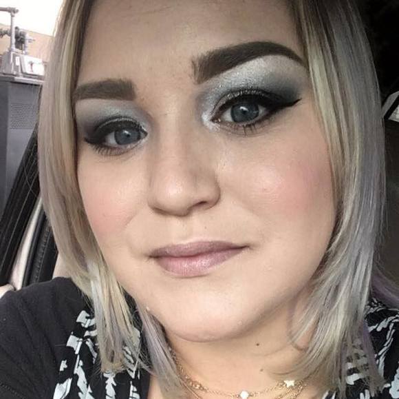 hotblondeee